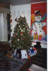 LP Christmas tree.jpg (86257 bytes)