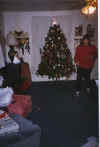 Rachele & Christmas Tree.jpg (64052 bytes)